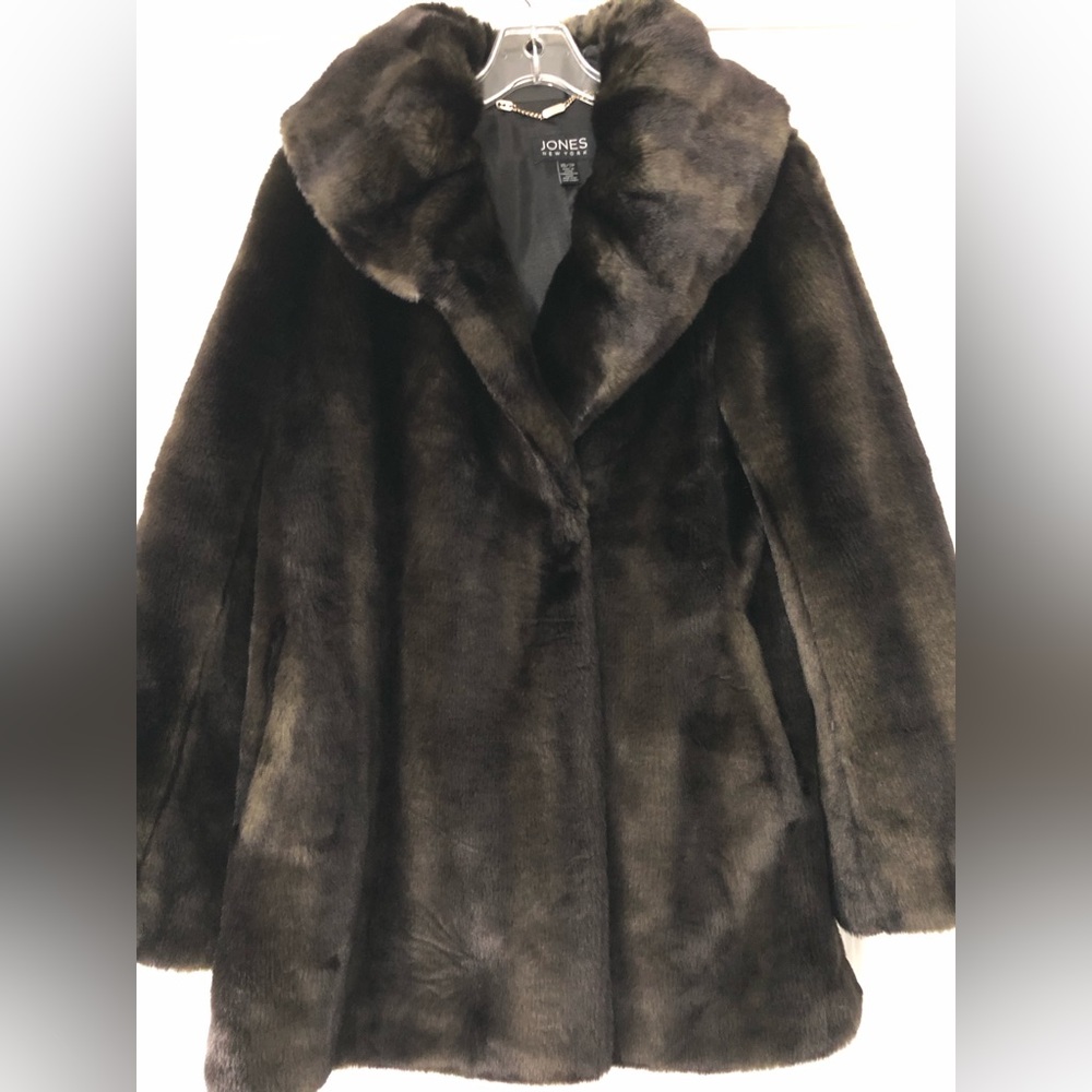 Jones New York Faux Fur (like new)